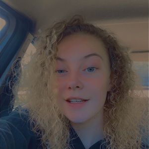 Meet your Posher, Kaitlynn